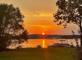 2077 N Lake Dr, Horseshoe Bend, AR 72512