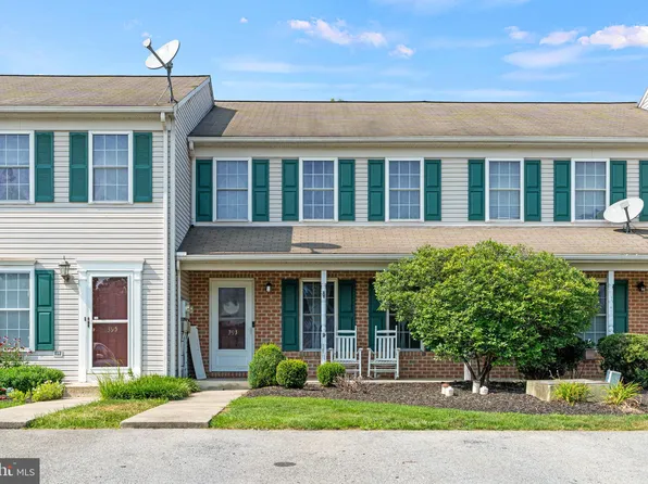 393 Deerfield Dr, Mount Joy, PA 17552