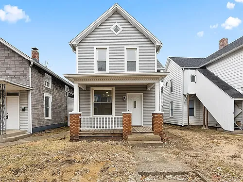 706 3rd St Photo 1