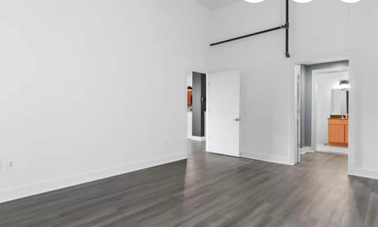 22 S Howard St — Photo 4