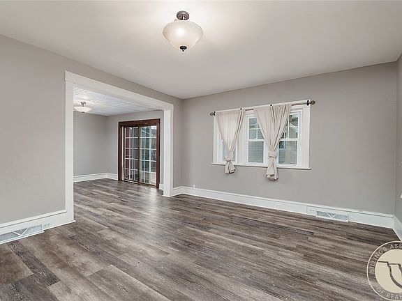 5th image of 606 3rd St W