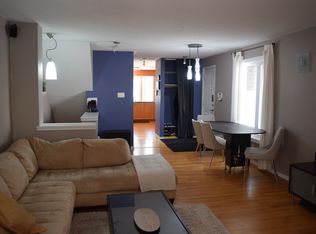 318 Gloucester St, Ottawa, ON K1R 5E4