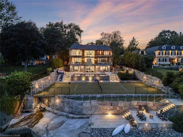 140 Secord Ln, Burlington, ON L7L 2H7