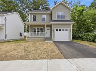 30 Goldenrod St, Springfield, MA 01109