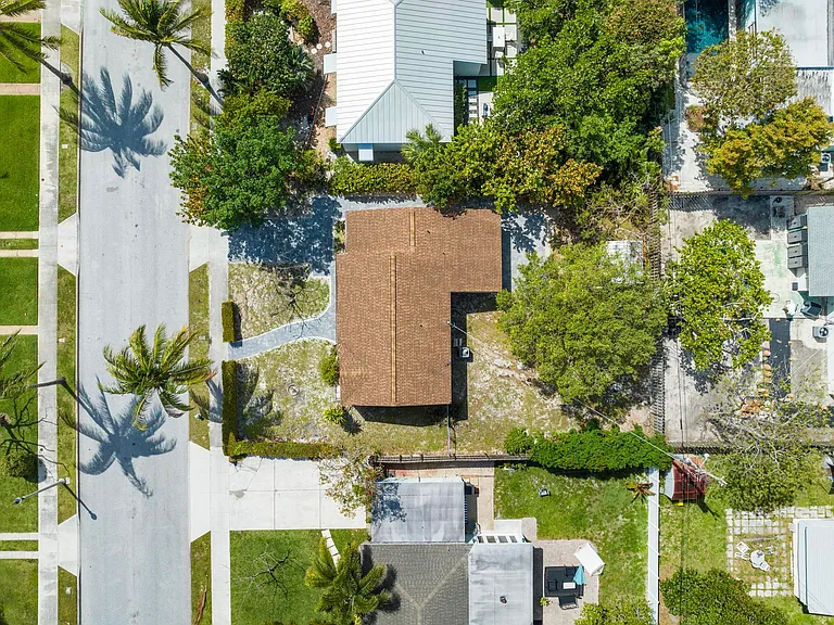 331 Winters St — Photo 31