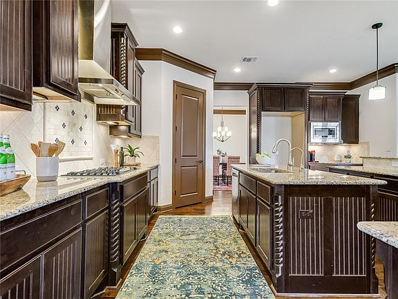 5th image of 810 Kenspur Ln