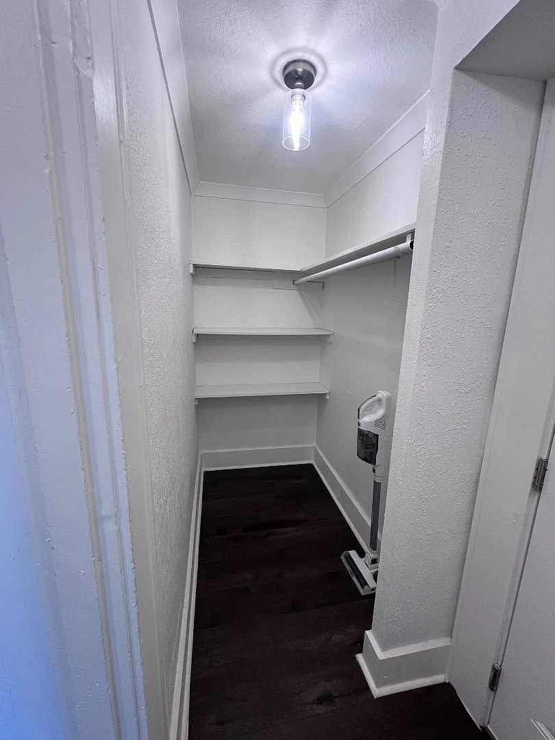 5301 27th Ave S - Studio - Unit 8 — Photo 3