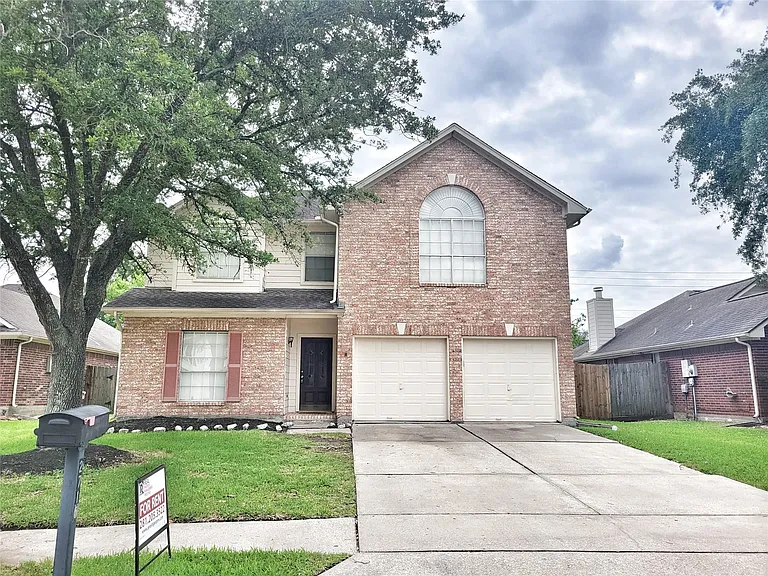 2715 Sailors Moon Dr — Photo 1