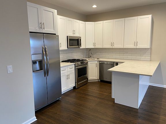 5th image of 1837 W North Ave APT 3