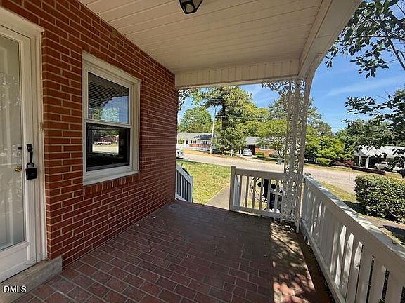 4th image of 204 Forest Rd