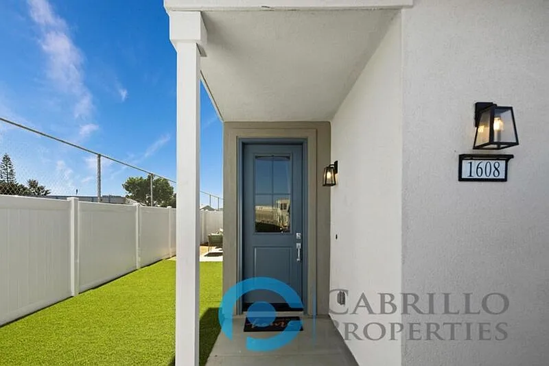 2 bed, 3.0 bath, 1193 sqft, $3,695 — Photo 3