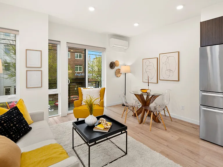 109 22nd Ave E #F-1 — Photo 3