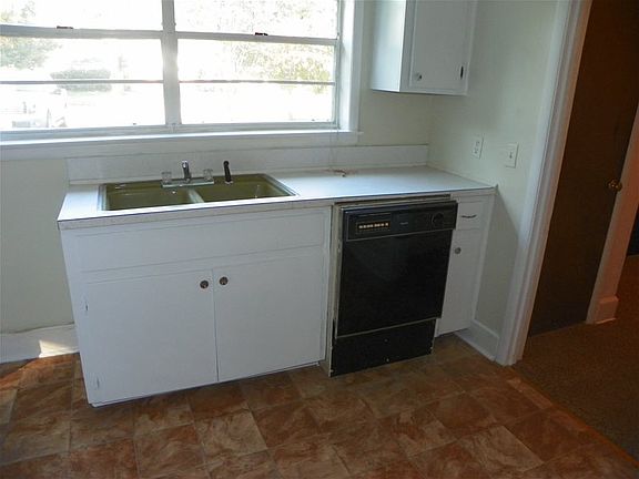 2nd image of 953 Parkwood Ct