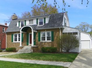 9541 S Ridgeway Ave, Evergreen Park, IL 60805