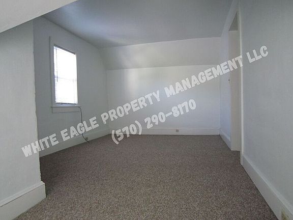 3rd image of 1618 Roselyn Ave #3