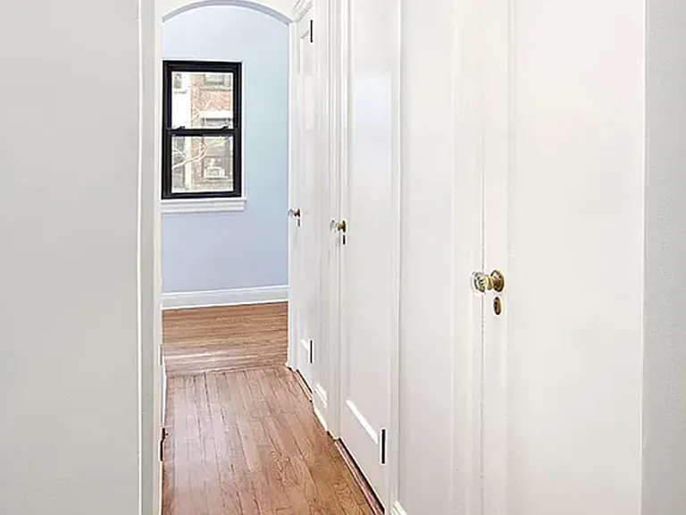 304 W 106th St #2R — Photo 4