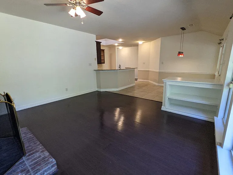 1321 Meadowbrook Dr — Photo 9