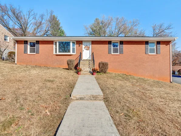 403 Ingal Blvd, Salem, VA 24153