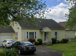 4 Arlington Rd, Cohoes, NY 12047