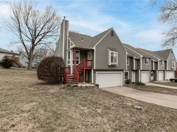 8976 Hauser St, Lenexa, KS 66215