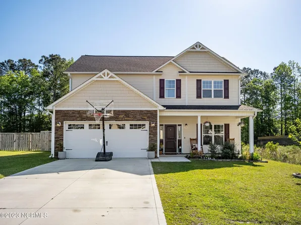 704 Crystal Cove Ct, Sneads Ferry, NC 28460