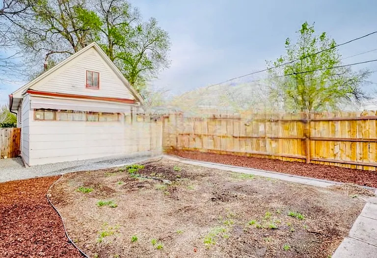 658 Meade St — Photo 10