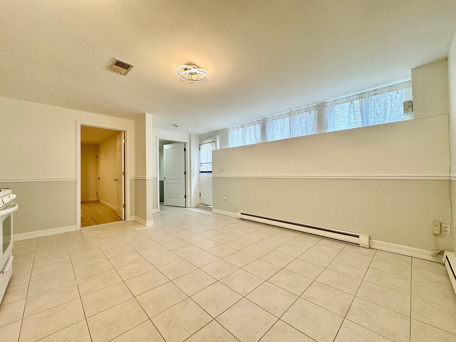 1 bed, 550 sqft, $1,700 — Photo 2