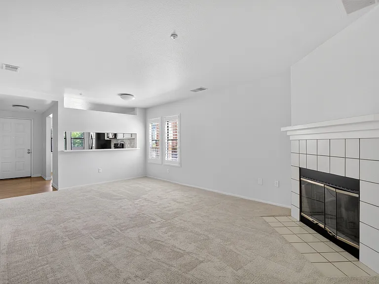 1123 S Villa Way — Photo 5