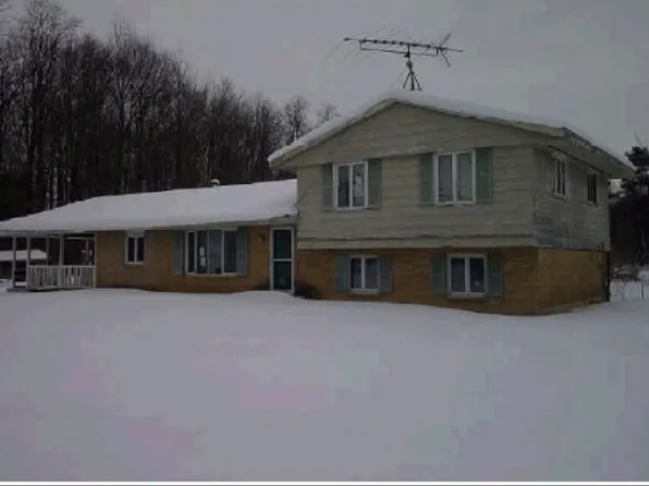 11795 Main St, Versailles, NY 14168