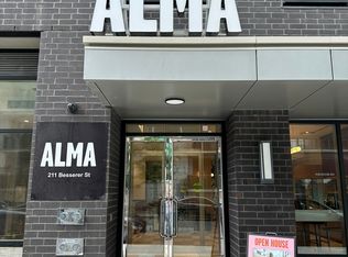 211 Besserer St #602, Ottawa, ON K1N 0G2