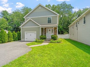 52 Schoolhouse Rd, Albany, NY 12203