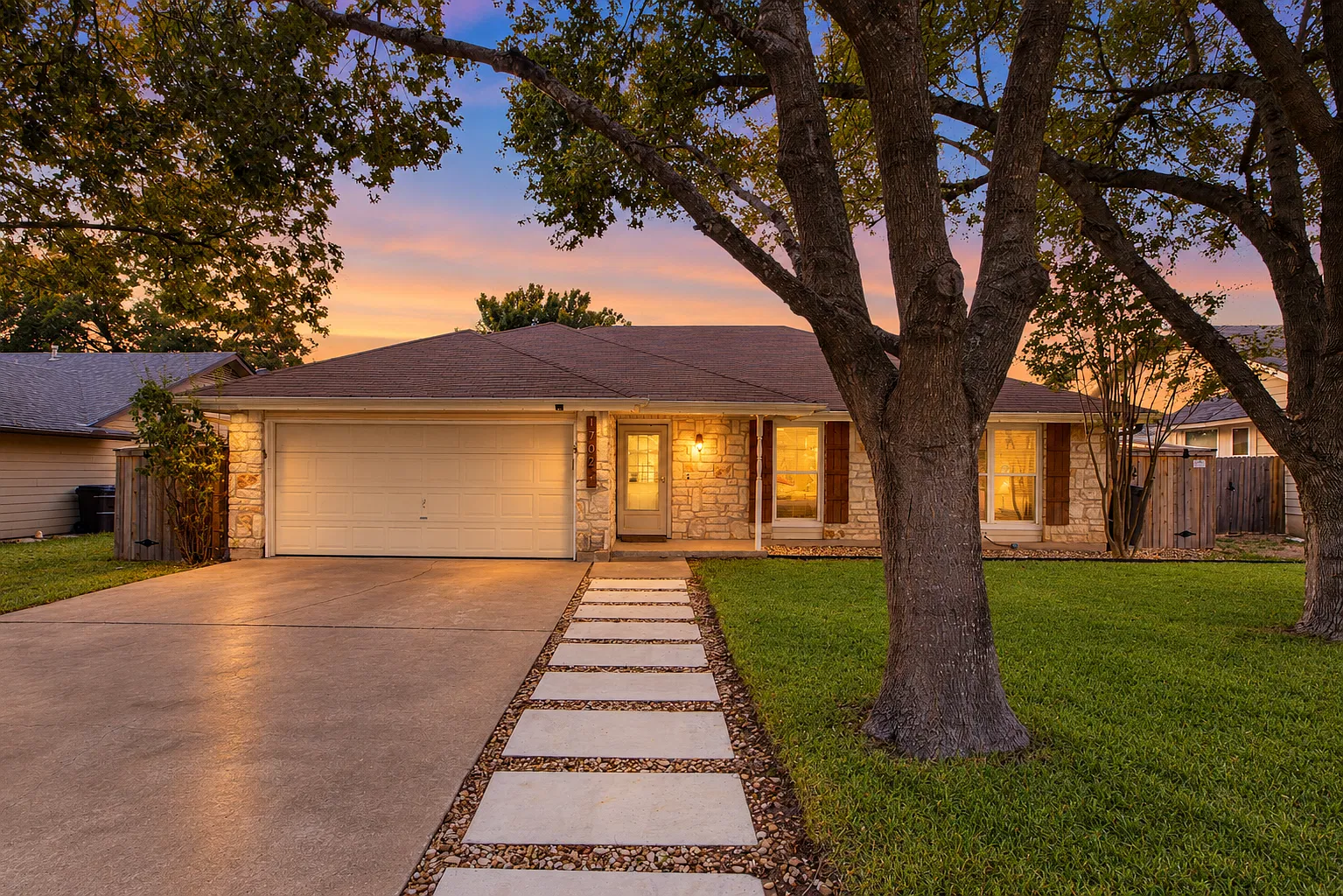 3 bed, 1335 sqft, $1,895 — Photo 1