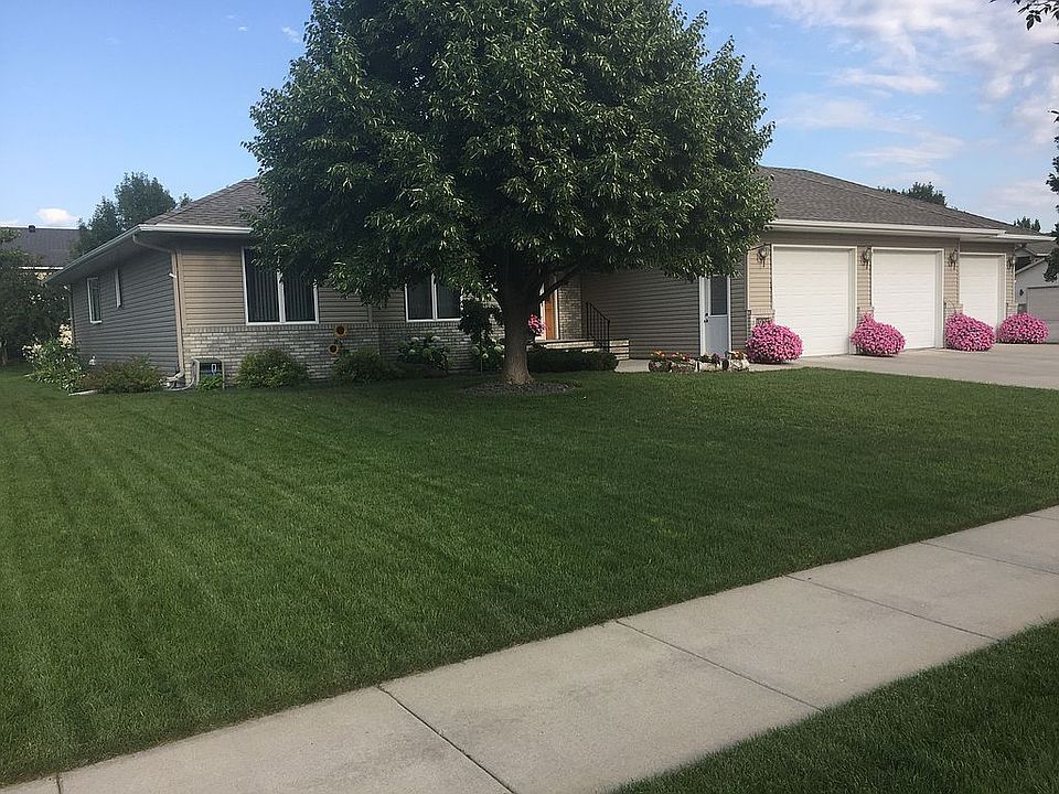 Located in a horseshoe