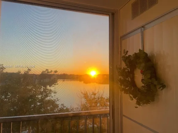 1401 SW 134th Way APT 305C, Pembroke Pines, FL 33027