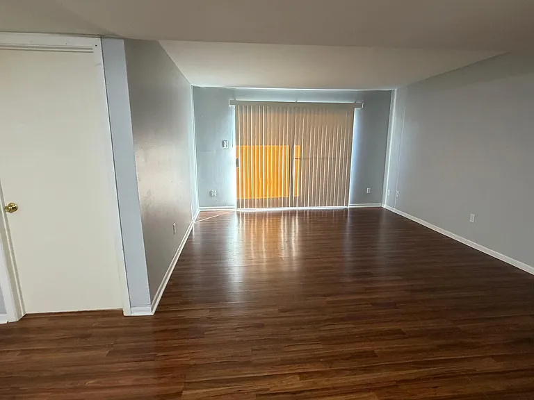8517 Hearth Dr #4 — Photo 5