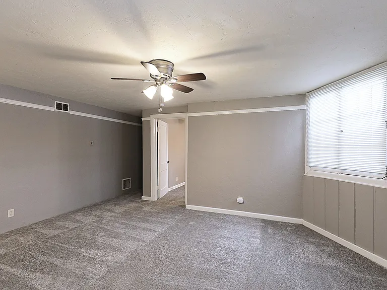 1745 E St #4 — Photo 8