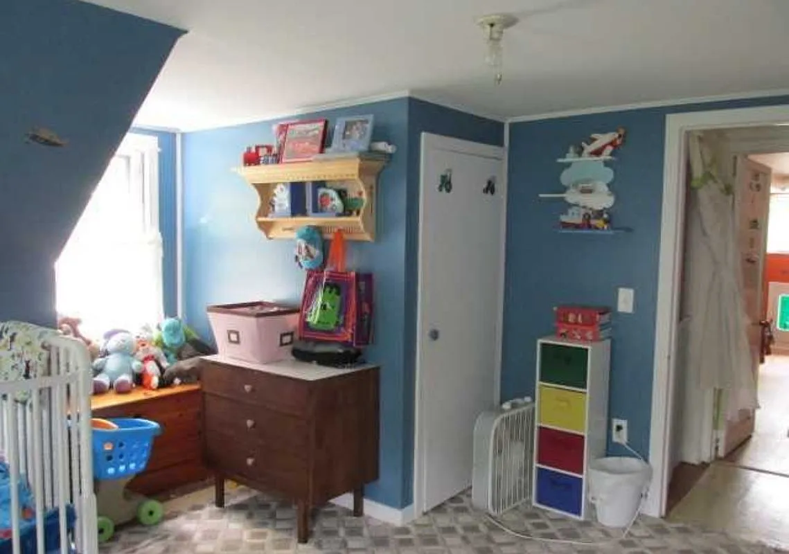 4 bed, 1.0 bath, 1332 sqft, $2,000 — Photo 2