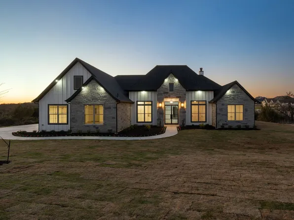 1040 Eagles Bluff Dr, Weatherford, TX 76087