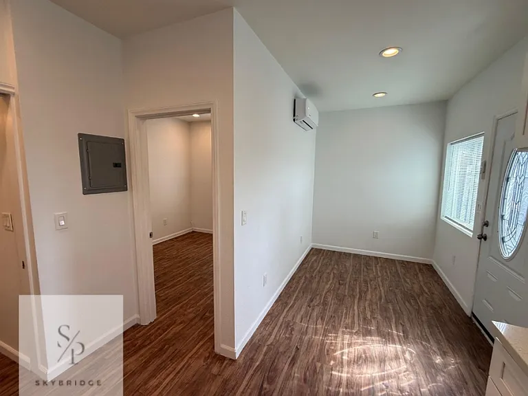 9718 Paramount Blvd #A — Photo 8