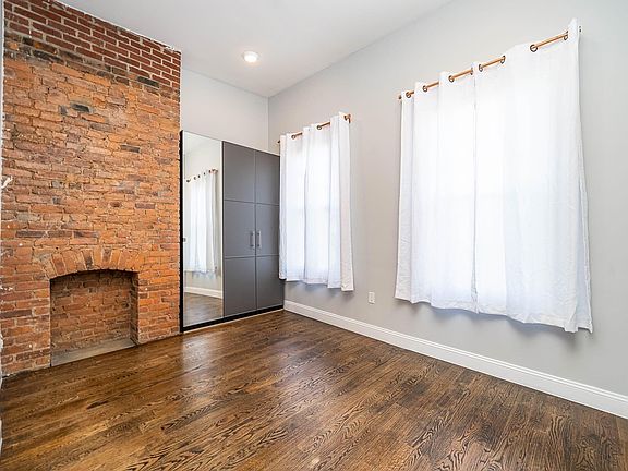 2nd image of 15 Saint Pauls Ave APT 2
