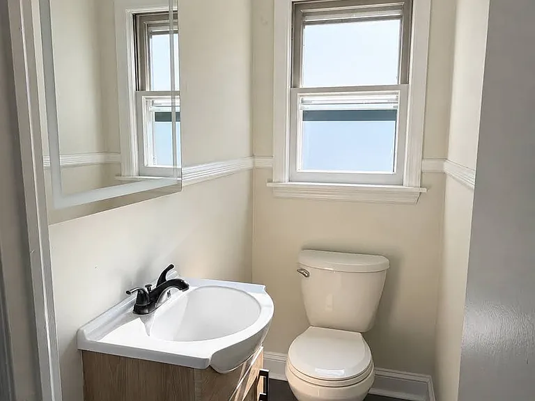 164 Beechwood Ave — Photo 7