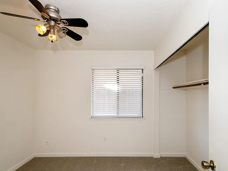 2226 Coroval Dr — Photo 16