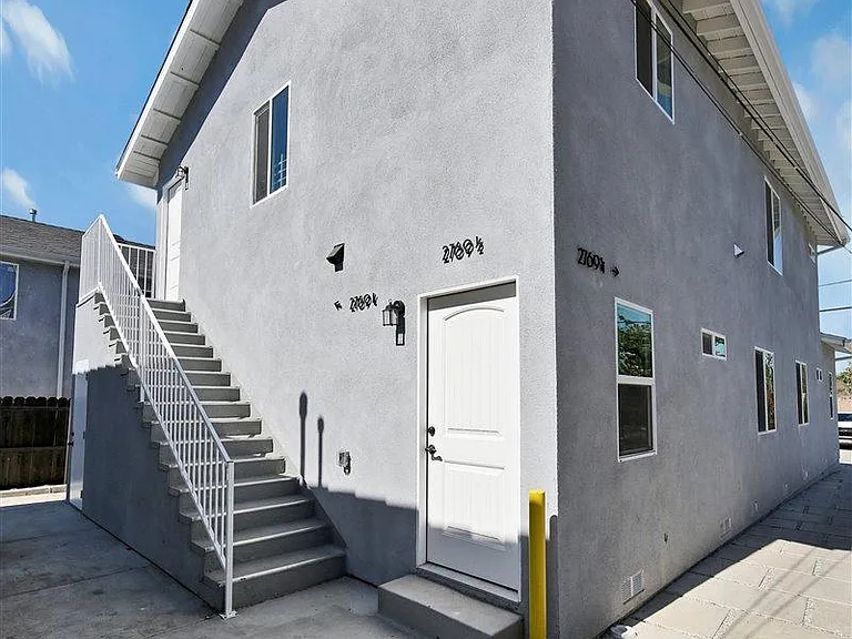 2769 Marengo St #3 — Photo 24