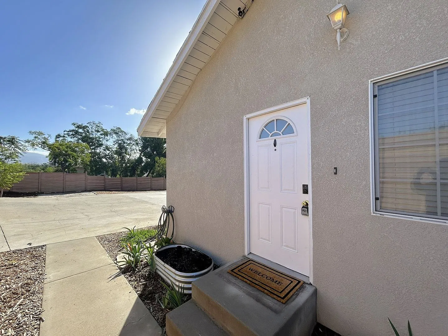 Gated Single-Story 2-Bedroom Home in Yucaipa--Updated Throughout! — Photo 3