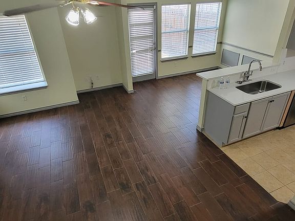 3rd image of 12613 Oceanside Dr