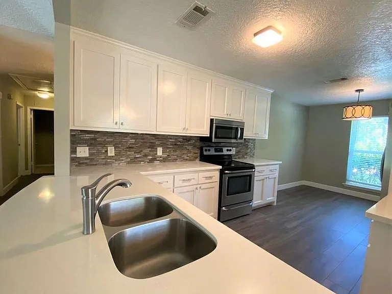 29022 Cherrywood Ln — Photo 7