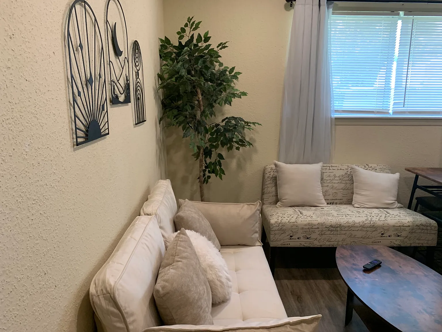 2 bed, $1,895 — Photo 2