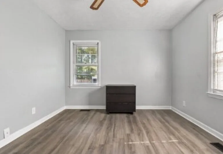 1708 N Poplar St — Photo 14