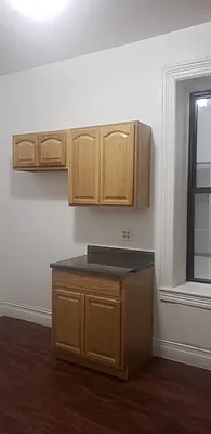 Rented by Tip Top Realty Corp | media 10