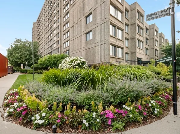 1731 Beacon St APT 202, Brookline, MA 02445